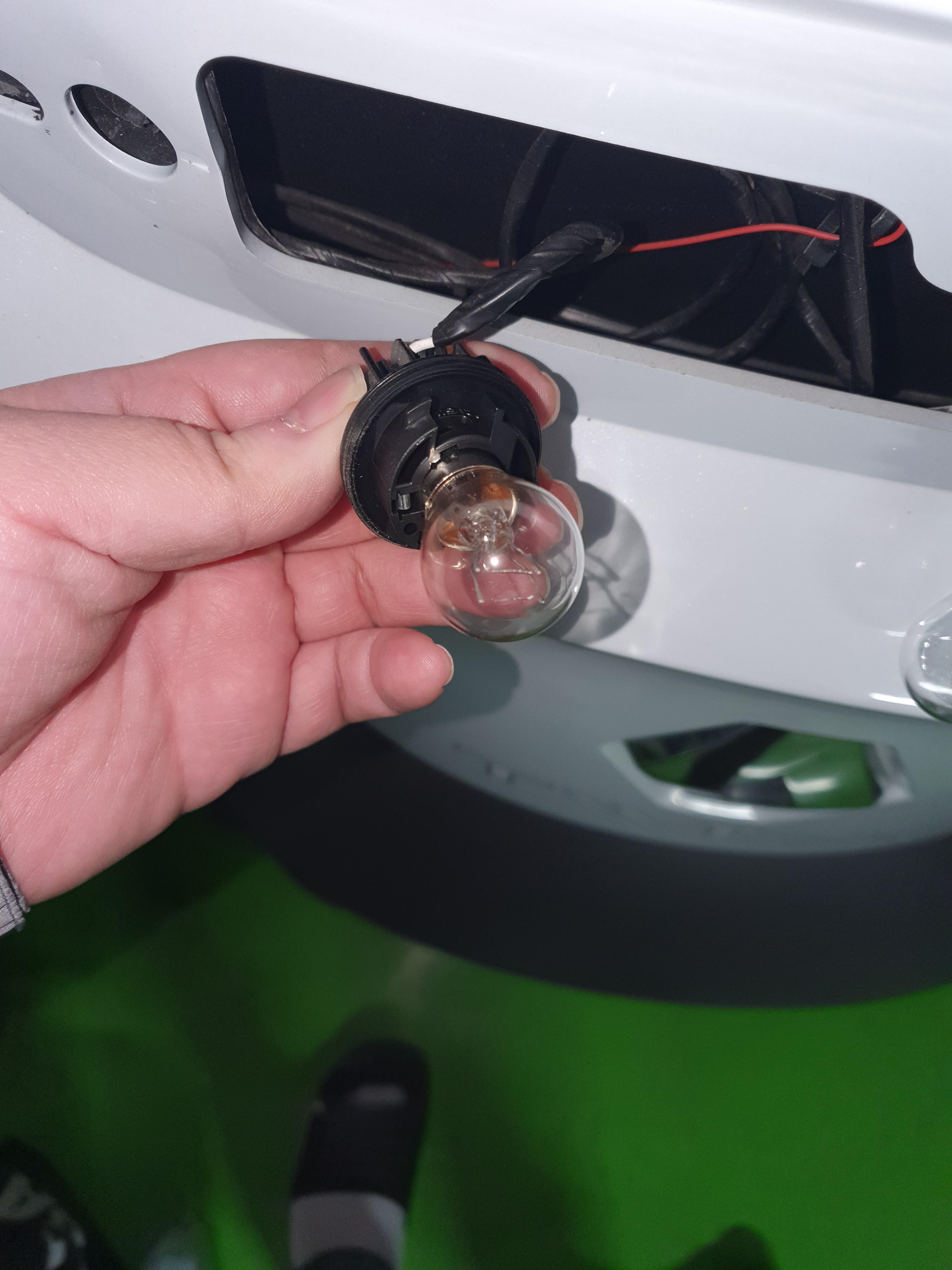 브레이크등 용 전구 더블 필라멘트