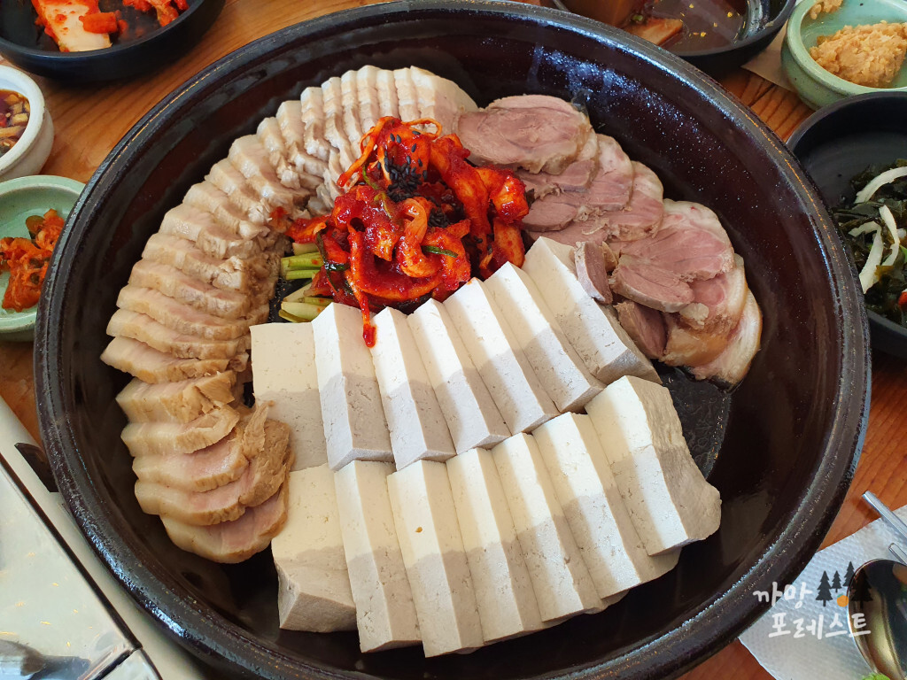 청계산 리숨두부 두부보쌈