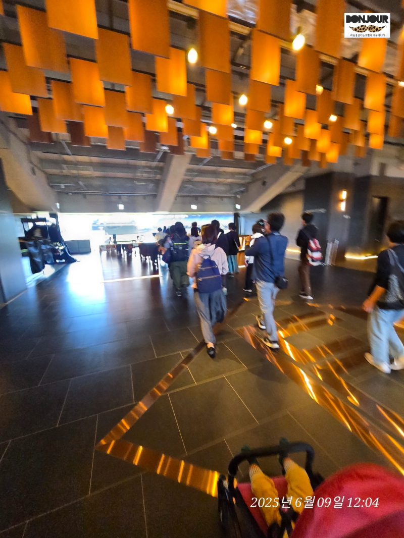 에스콘필드 VIP 라운지 고급스러운 연등 조명