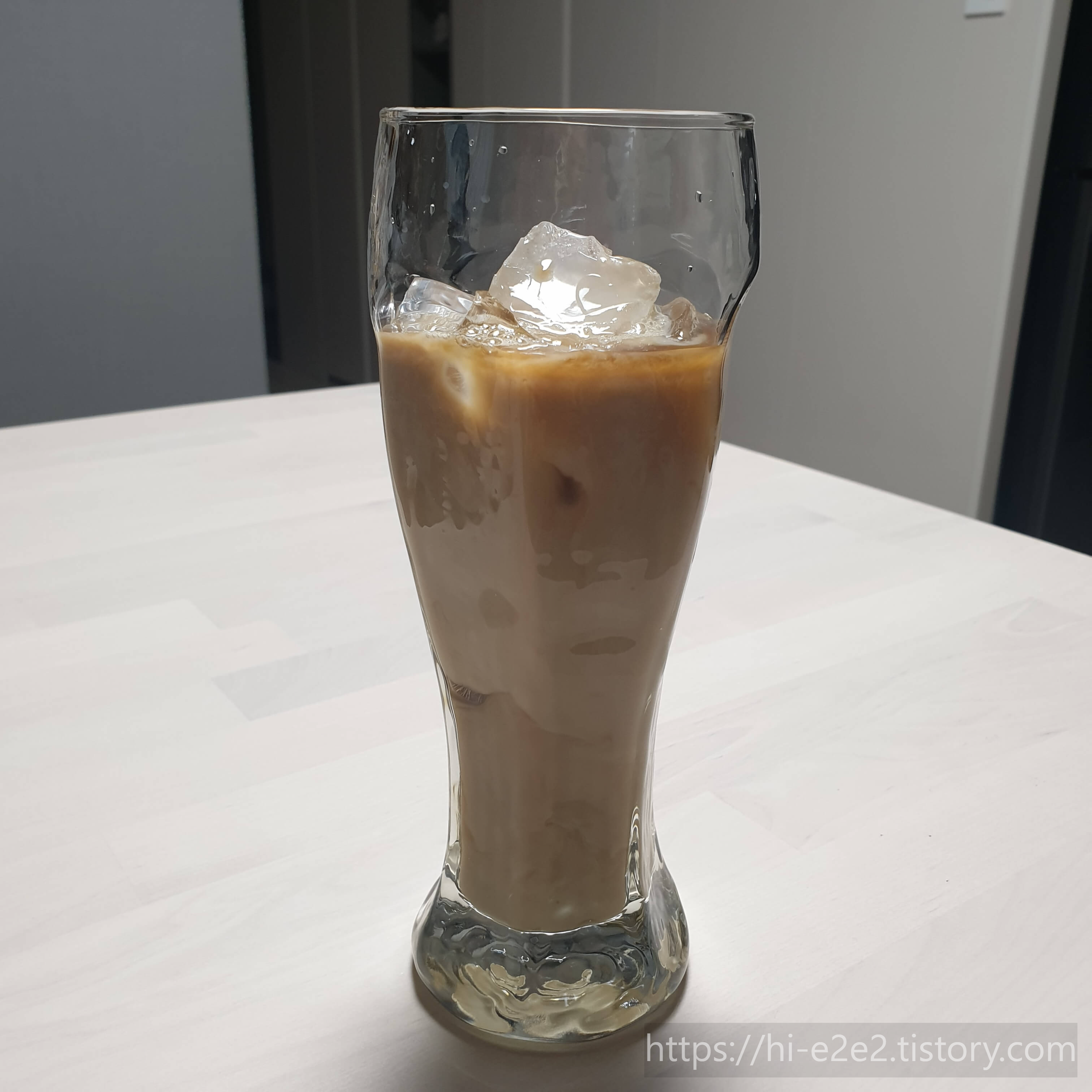 바나나우유 헤이즐넛커피 완성물