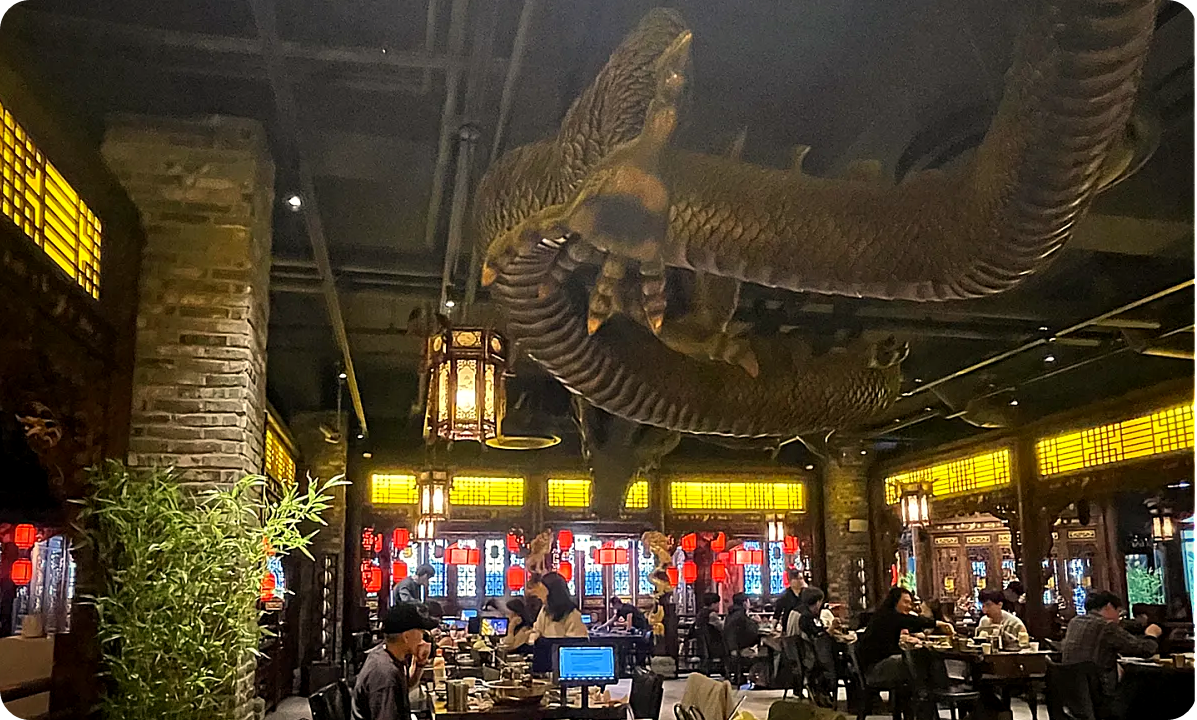 미가훠궈양고기-내부-천장에-용