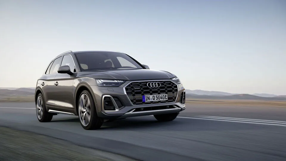 아우디 Q5 TFSI e 이미지