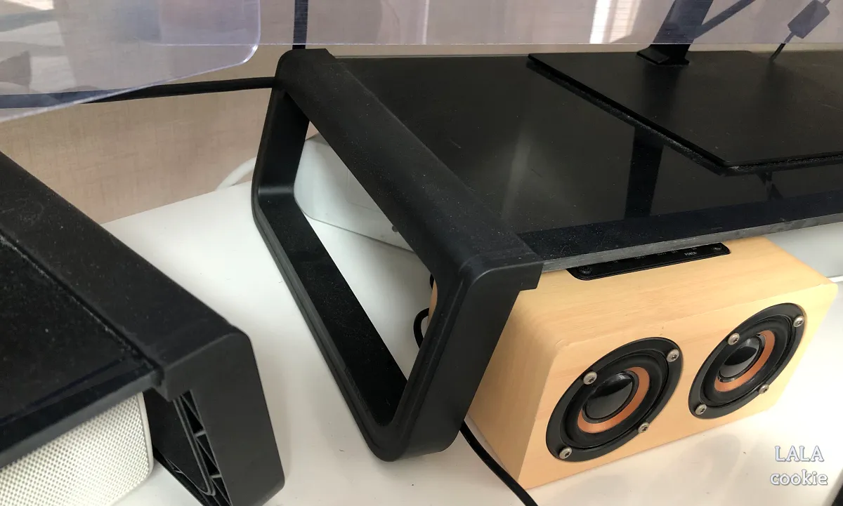 일자목-거북목-가성비-모니터-받침대-다이소-추천-후기-옆모습-플라스틱-다리