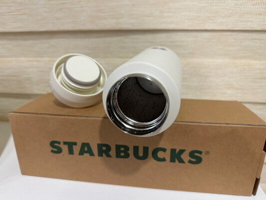 텀블러 뚜껑과 내부 소재