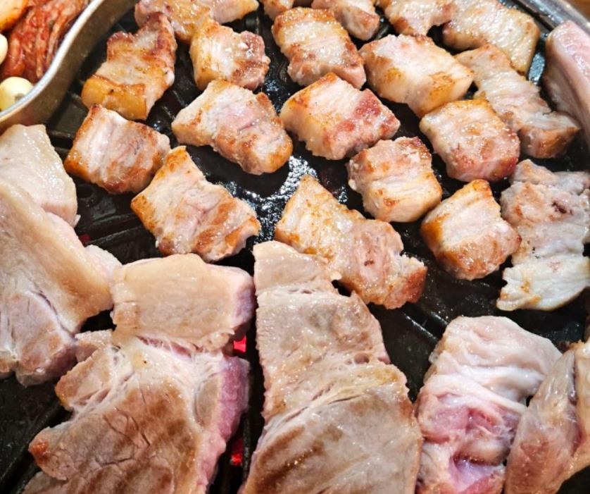 생생정보 돼지고기 5종 무한리필 1인 17500원 썸네일