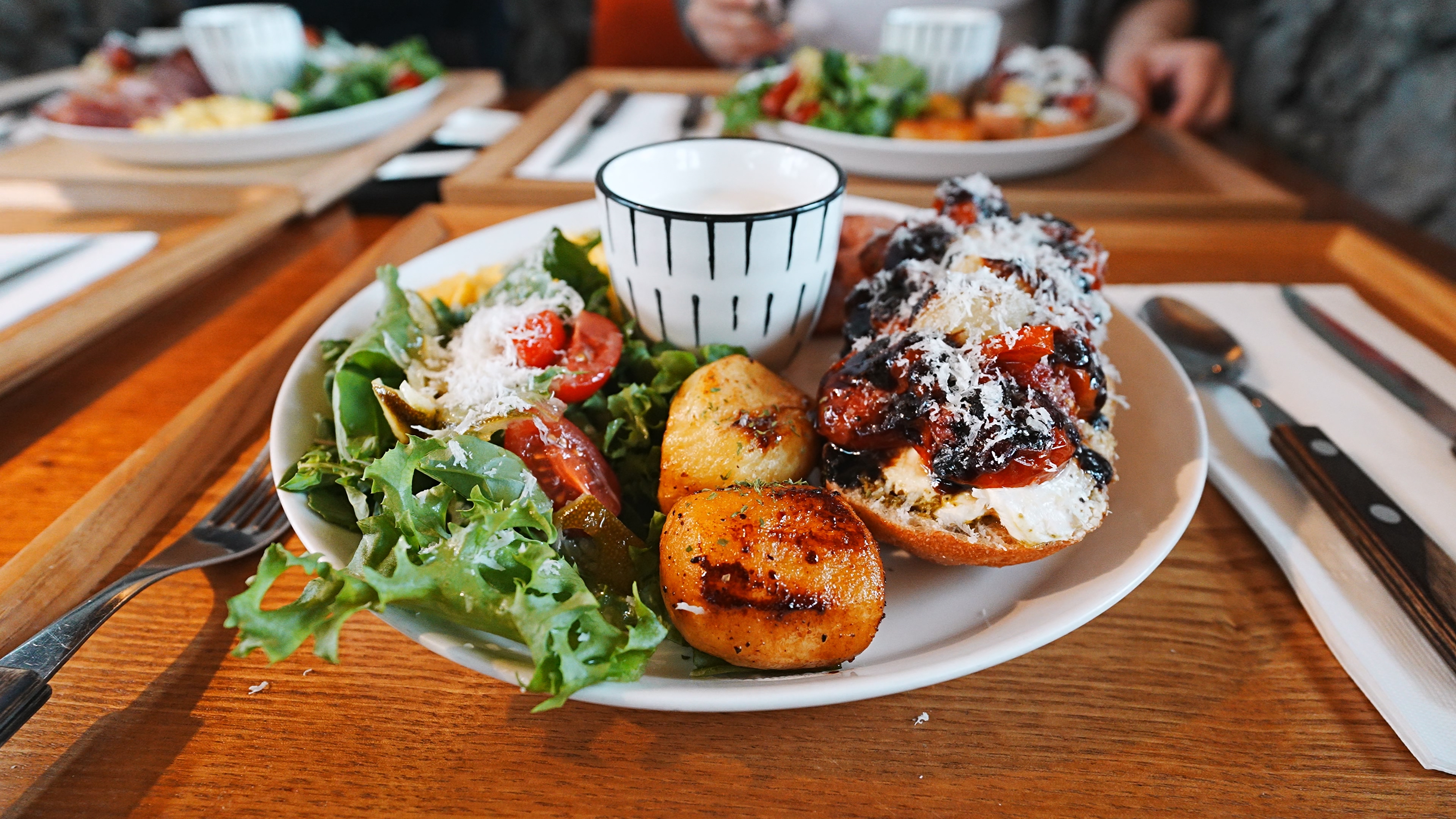 에이그라운드 브런치