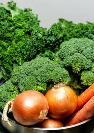 편의점 참치캔의 화려한 변신: 달래 향 가득한 3월 제철 비빔밥 5분 컷 노하우