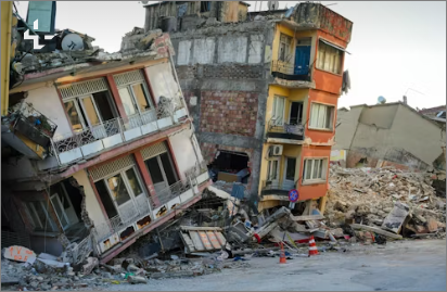 지진으로 무너진 건물