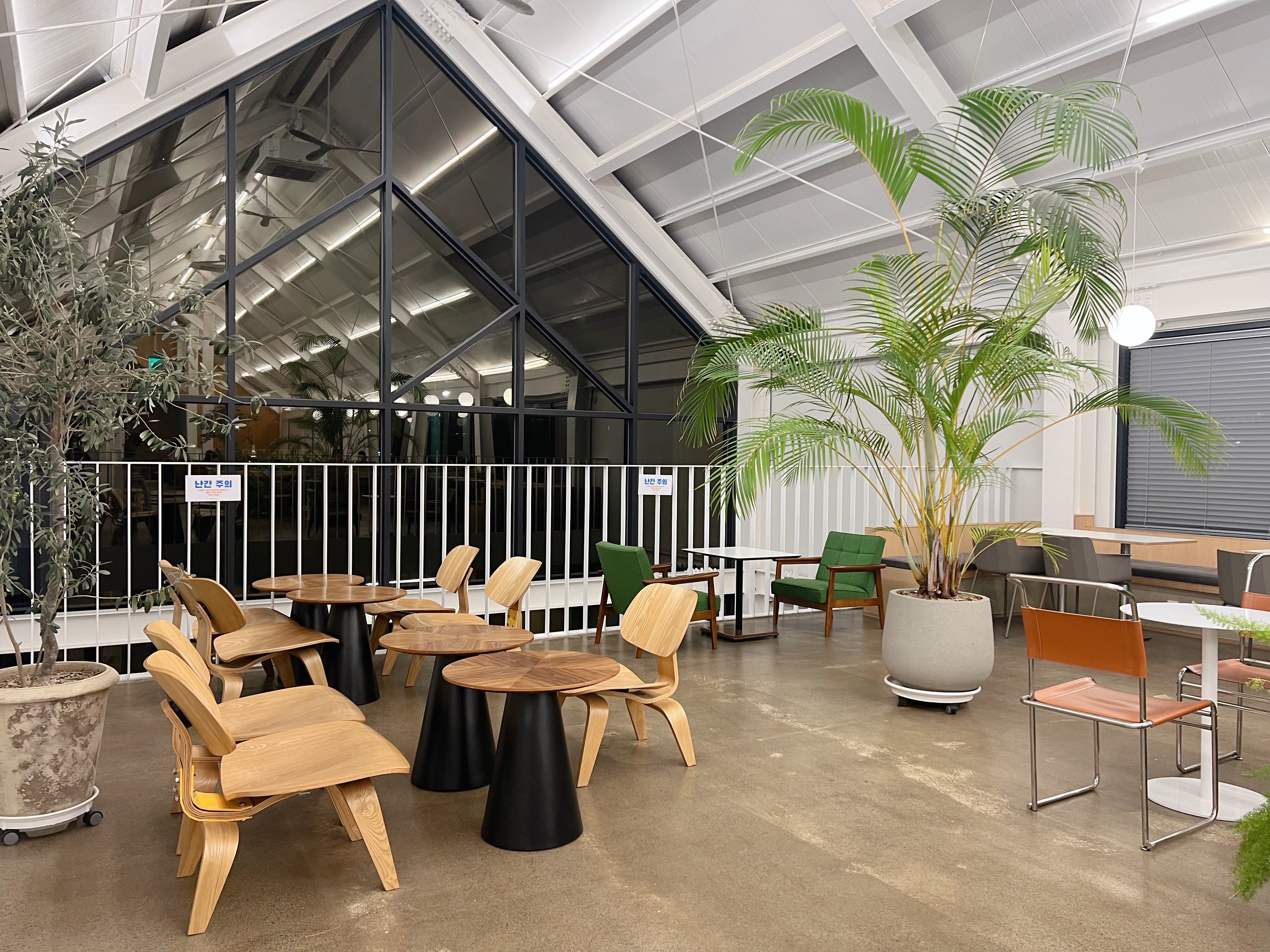 광주 대형카페 브런치카페 반헤이브