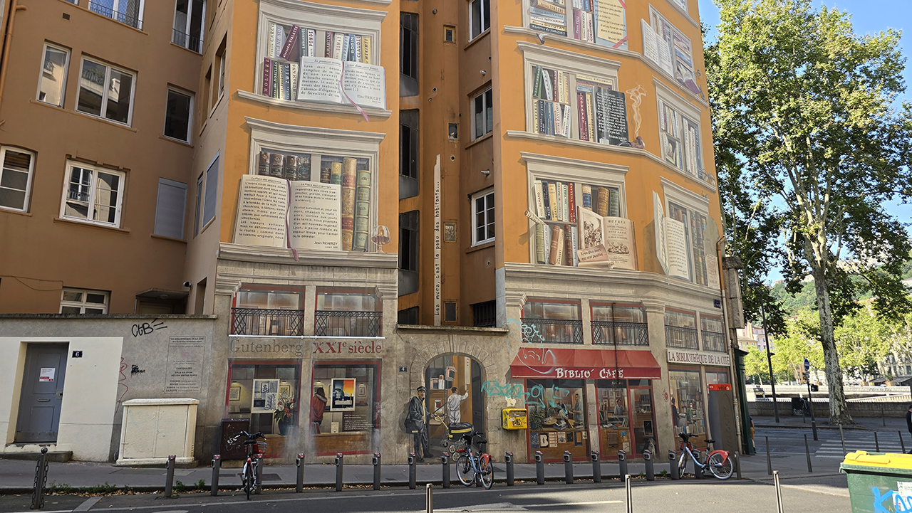 리옹 도시의 도서관 벽화