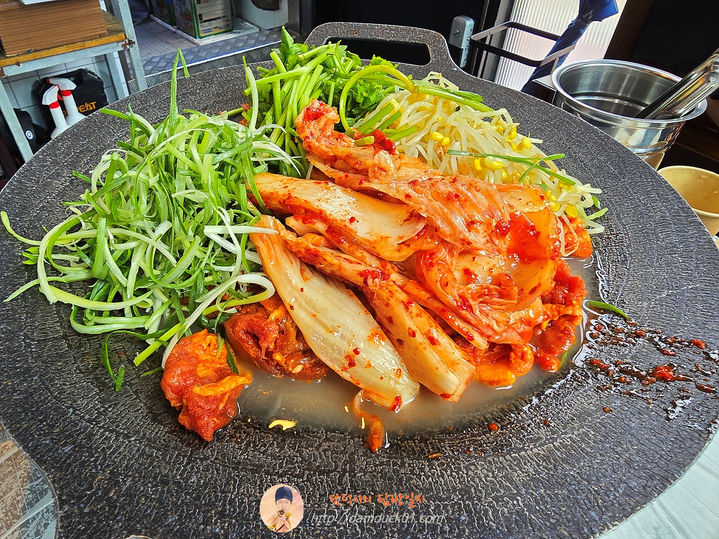 두루치기 정식(된장찌개 + 야채비빔밥)