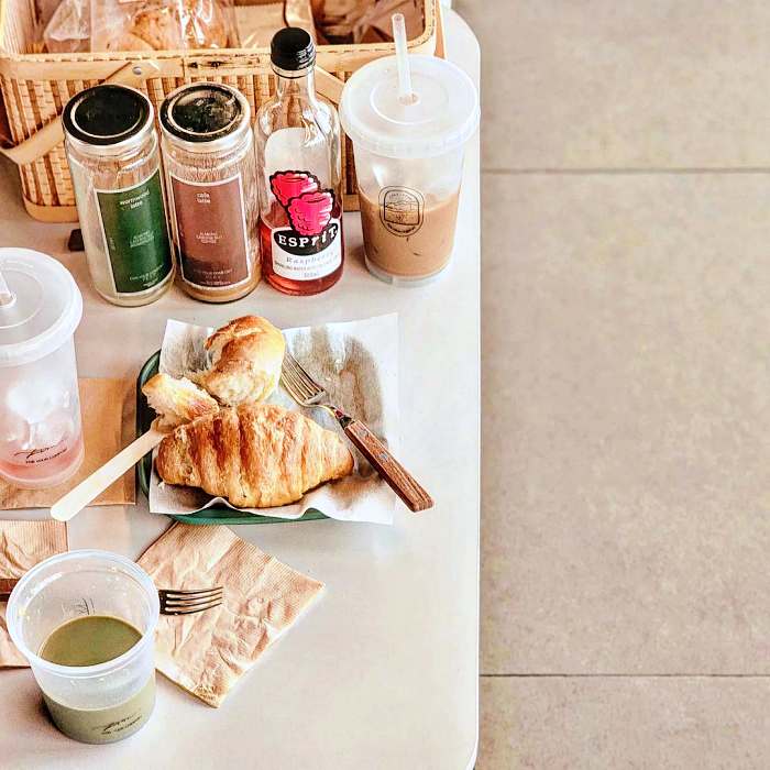 생생정보마당 물멍 저수지 뷰 포천 아몬드 커피 소금빵 비건 티라미수 케이크 맛집