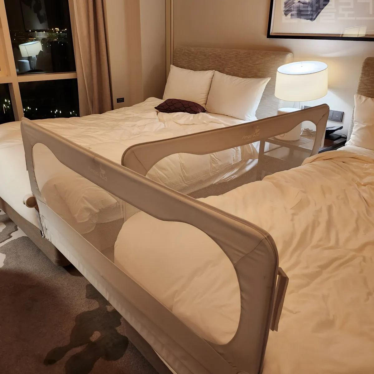 인천-파라다이스시시티-프리미어-디럭스-트윈-룸-침대가드