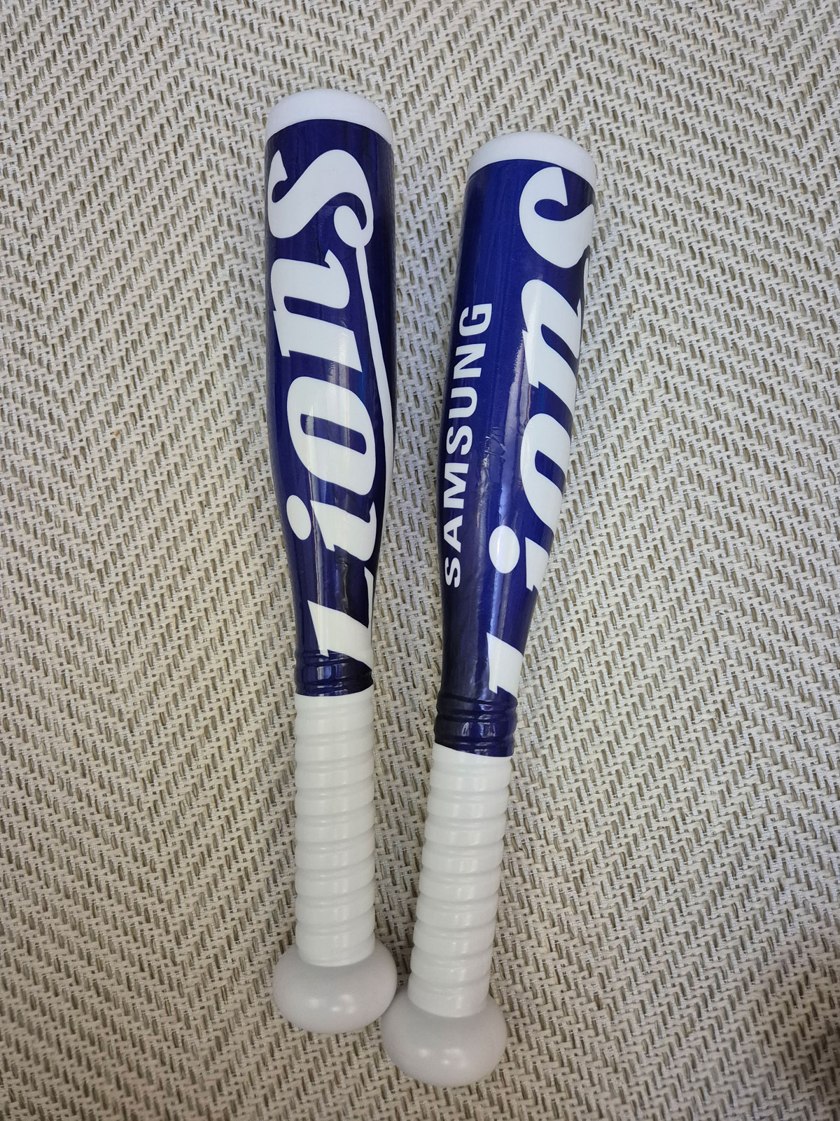 두개 모두 커스텀이 끝난 스윙배트쿠키