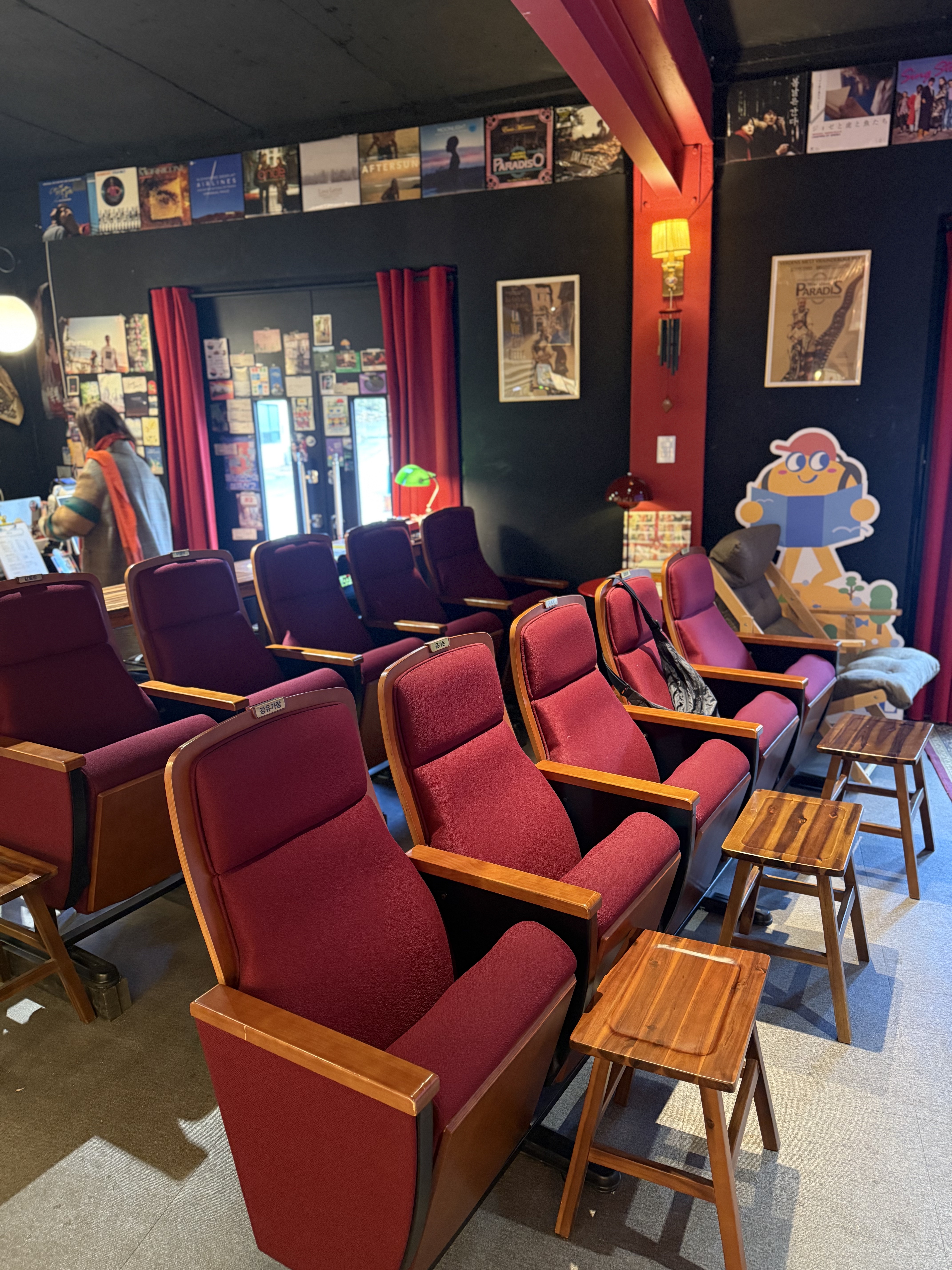 이스트씨네 내부