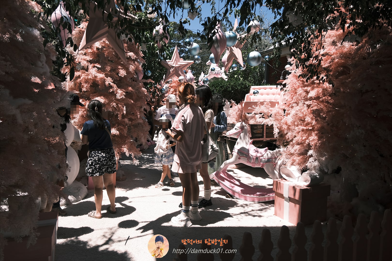 더 그라운즈 오브 알렉산드리아(The Grounds of Alexandria)