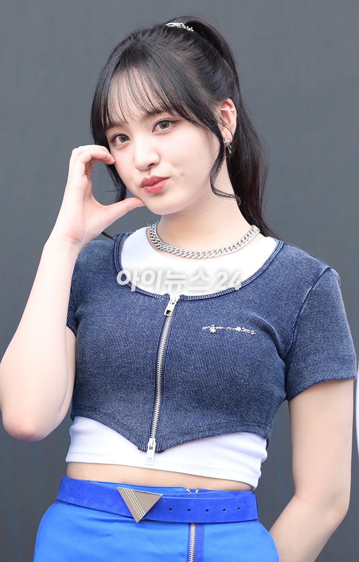 그룹 아이브(IVE) 리즈가 5일 오후 서울 잠실실내체육관에서 열린 &#39;펩시 썸머 페스타 2023&#39; 포토월 행사에 참석하고 있다. [사진=정소희 기자]