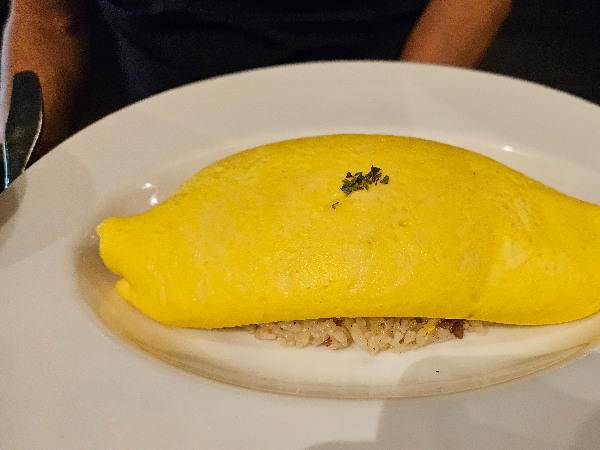 서빙된 오므라이스