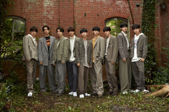 &TEAM 단체 이미지 [사진=하이브레이블즈]
