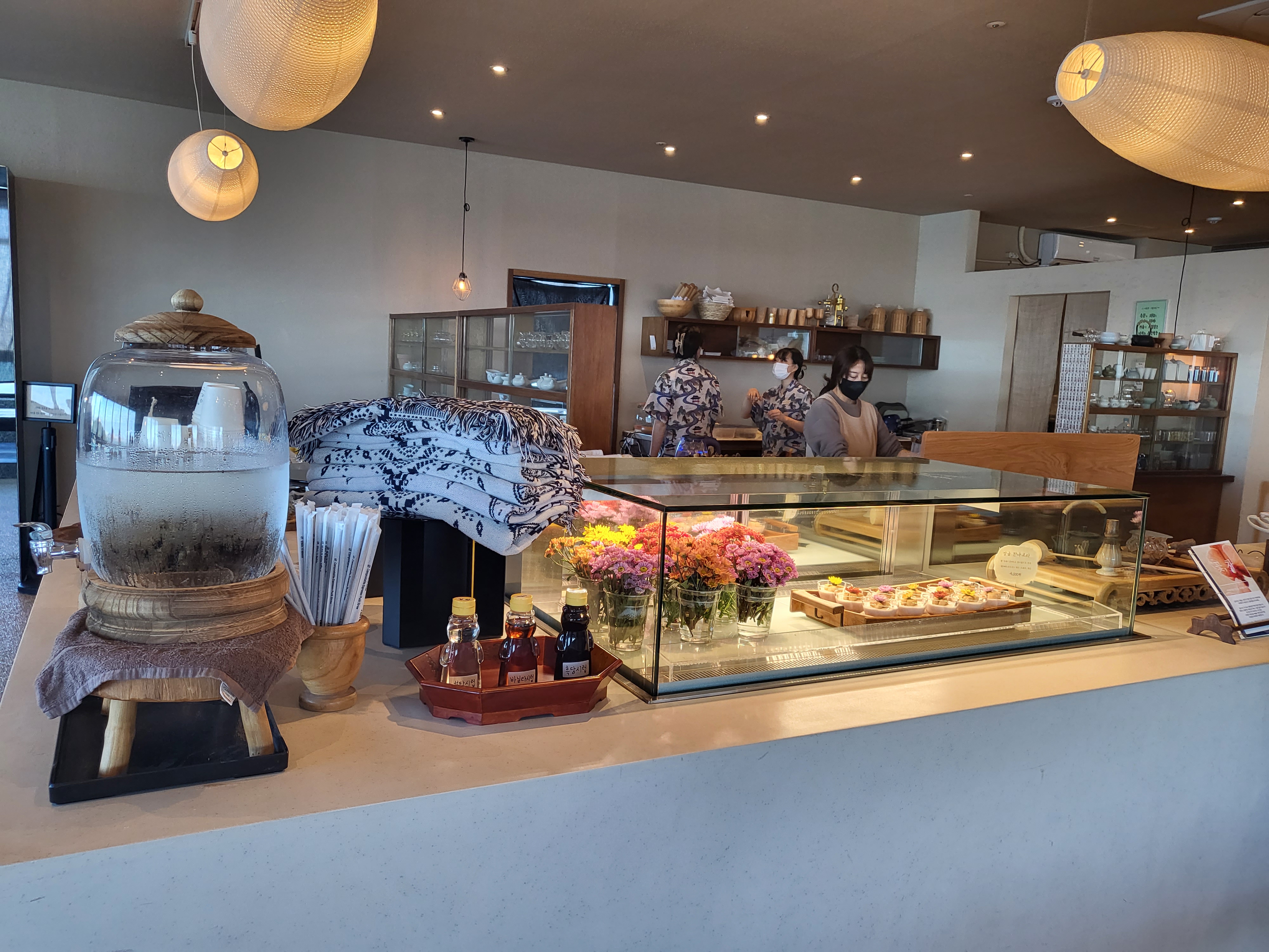 차덕분:영종도 구읍뱃터 바닷가 전망 이쁜 전통카페