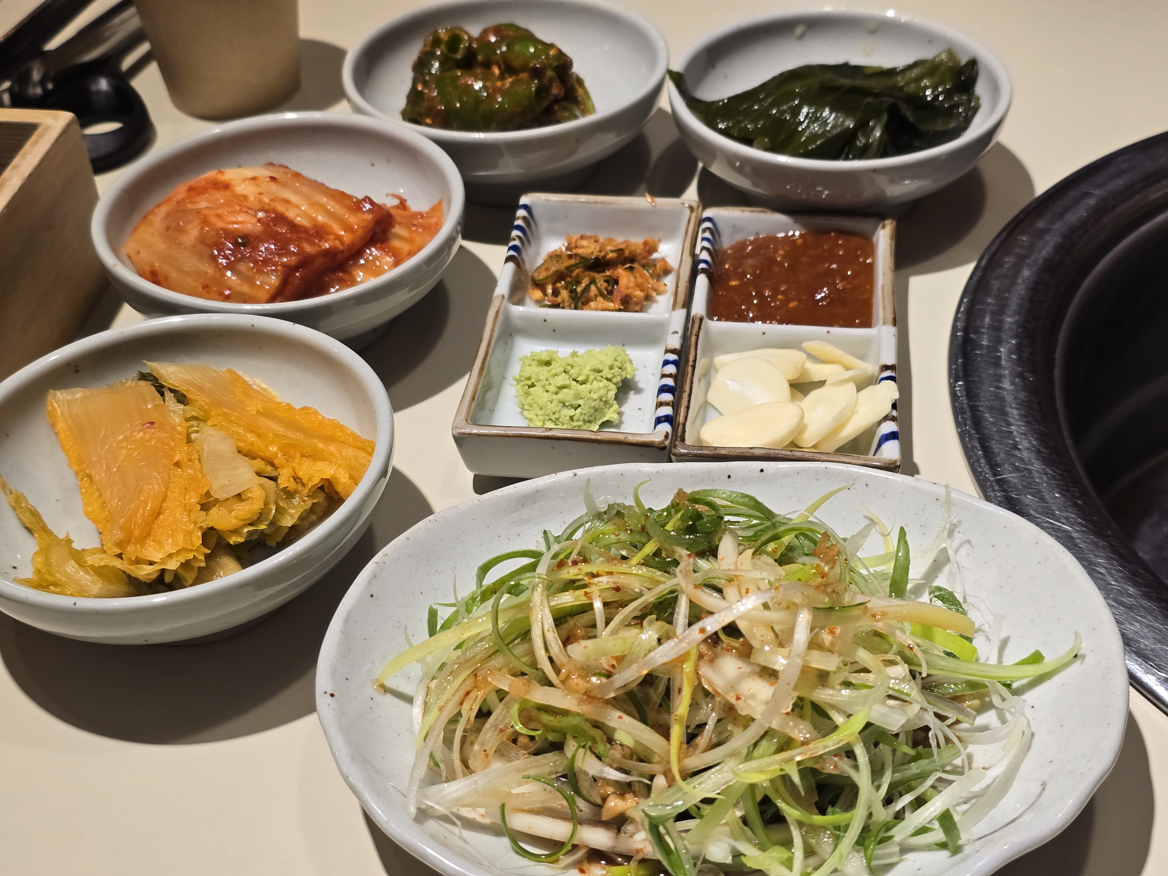 밑반찬들