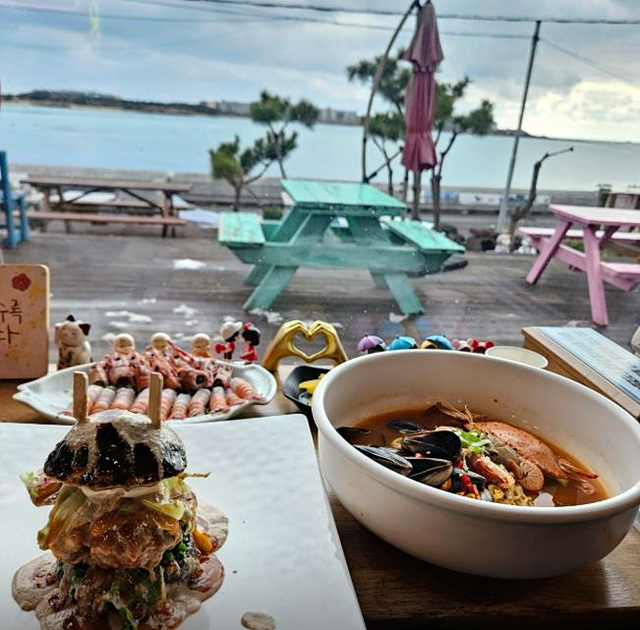 제주 성산 맛집 베스트 현지인추천 제주도여행 온평바다한그릇,독고집,성산바다풍경,전망좋은횟집&amp;흑돼지,몰마농그대와함께해물라면,성산타쿠마스시,꽃담수제버거,성산봄죽칼국수,성산고등어쌈밥김치찜,미향해장국