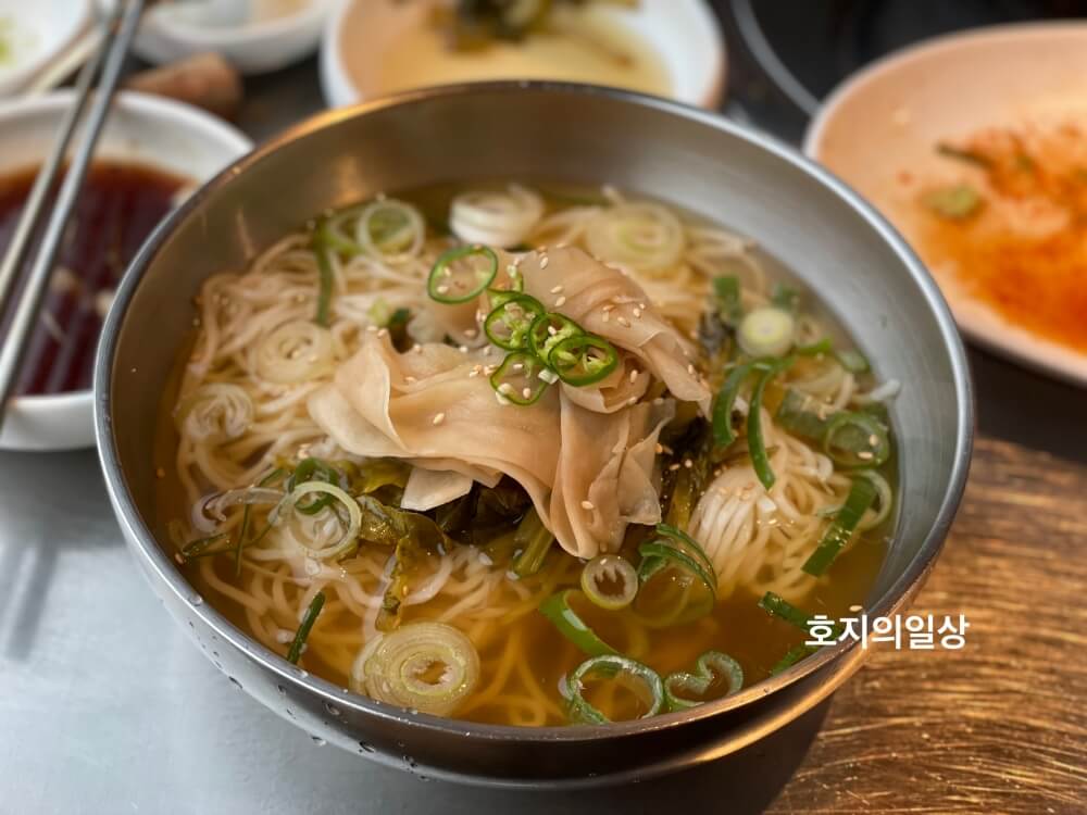 제주 명호마농갈비 - 후식메뉴 장아찌 국수