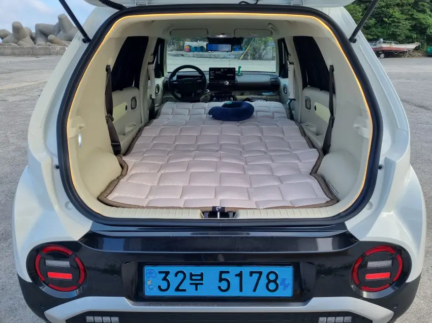 코끼리 매트를 덮으면 약간의 경사짐도 가려집니다.