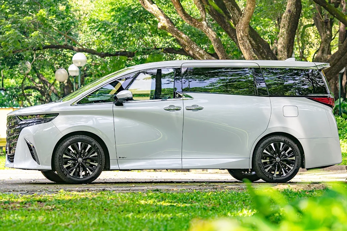 토요타 알파드 하이브리드