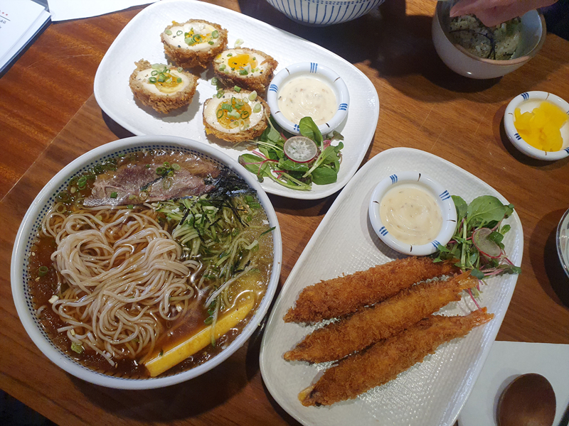 소바와_타마고_멘치가츠와_새우_튀김_한상