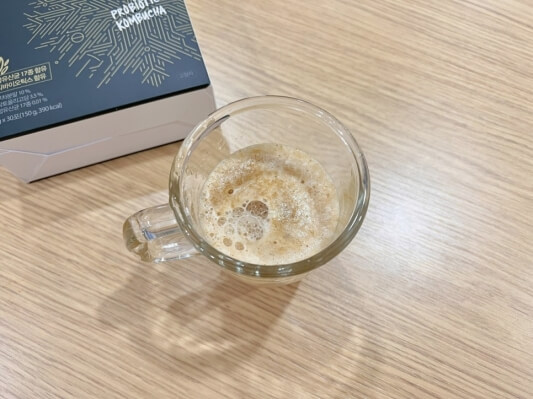 콤부차 물에 탄 사진