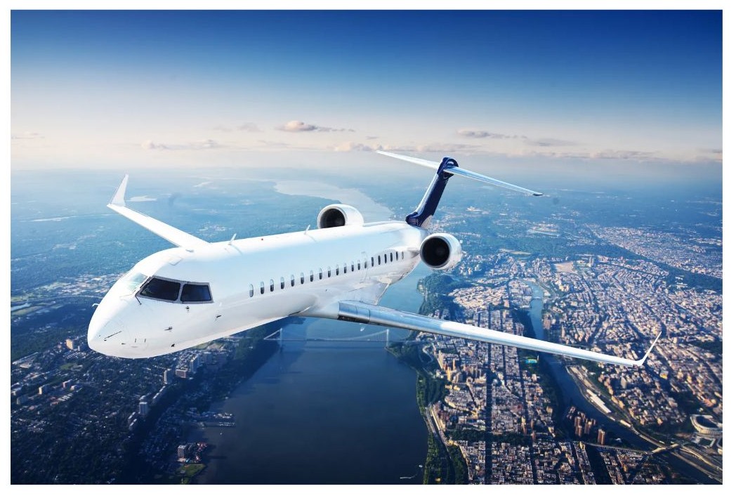 날고 있는 비행기