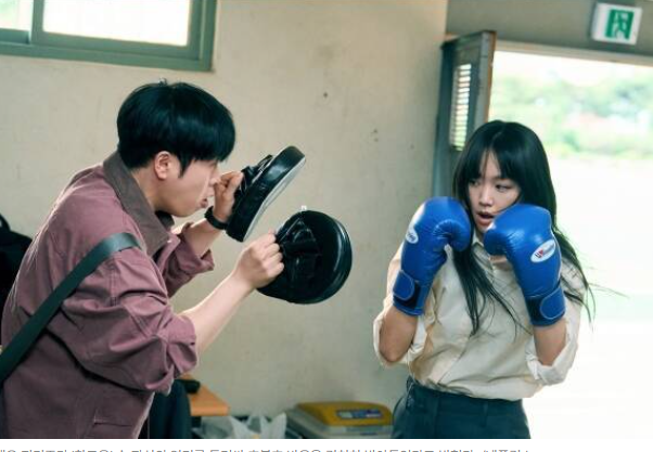 진기주 참교육 인기 연기 논란