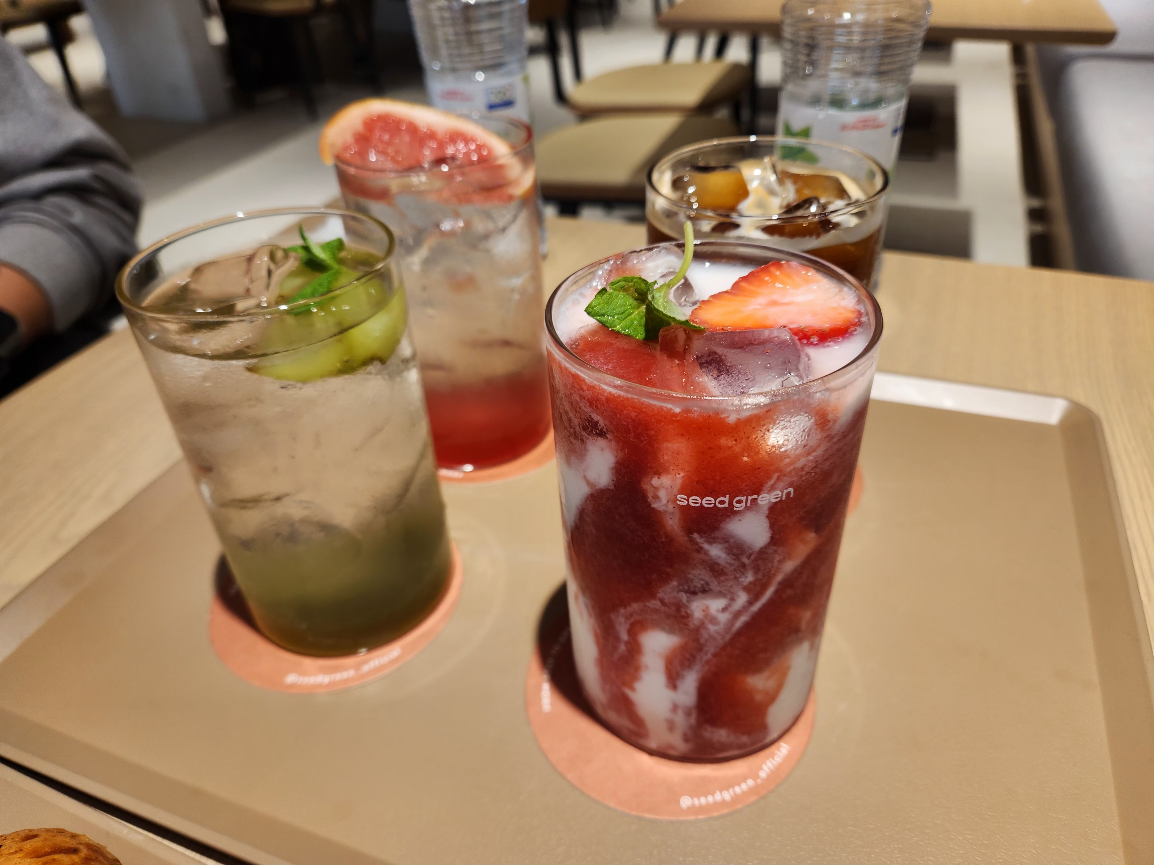 국내산딸기라떼