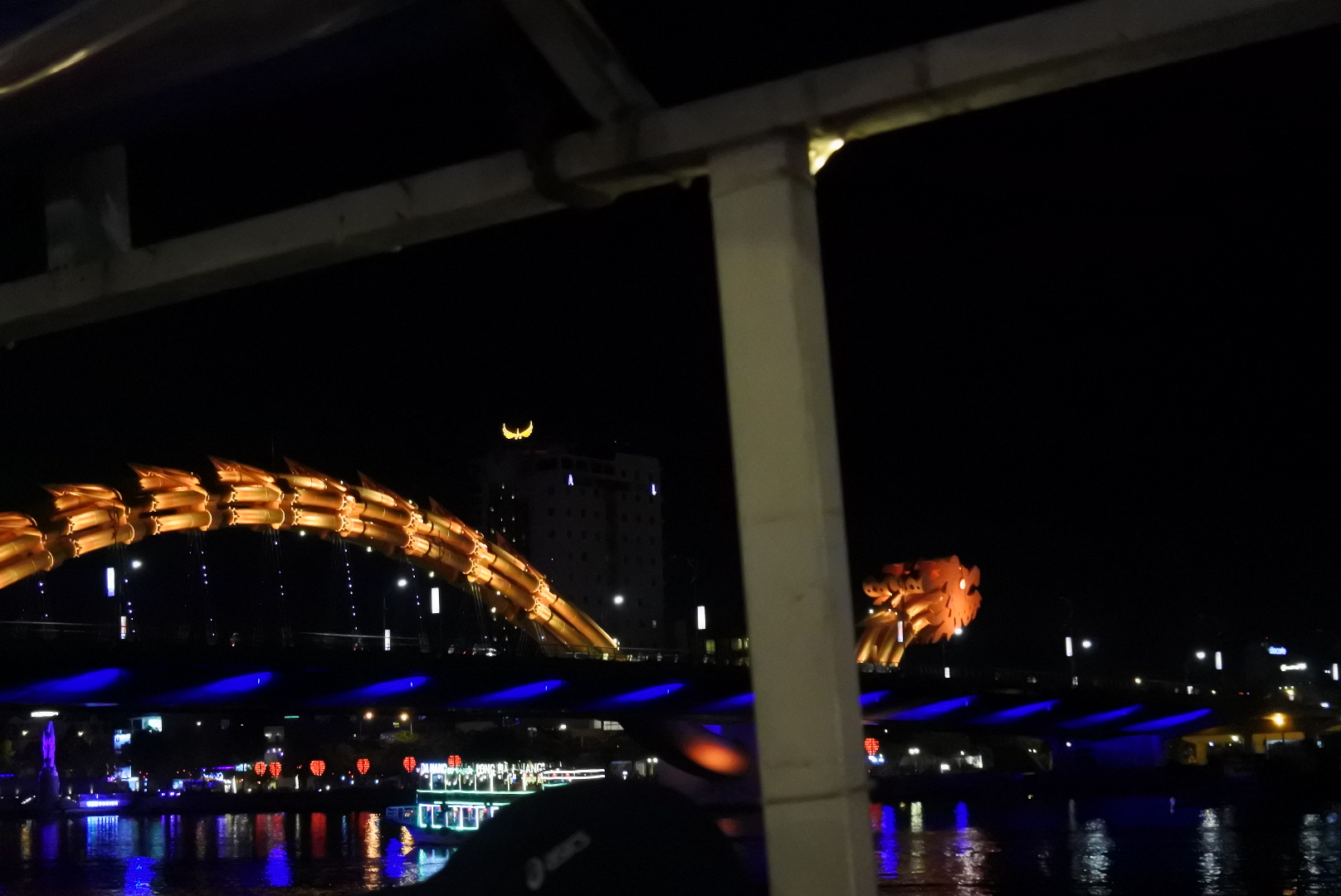 한 강 (Dragon Bridge)