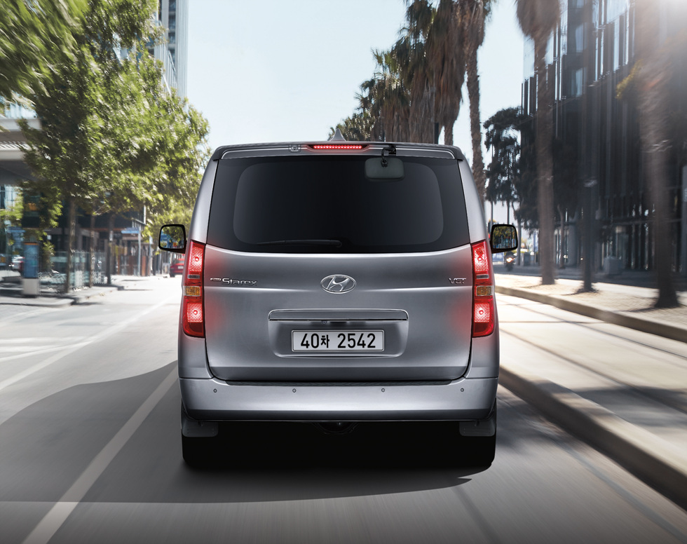 2020년형 스타렉스 외관 후면 디자인