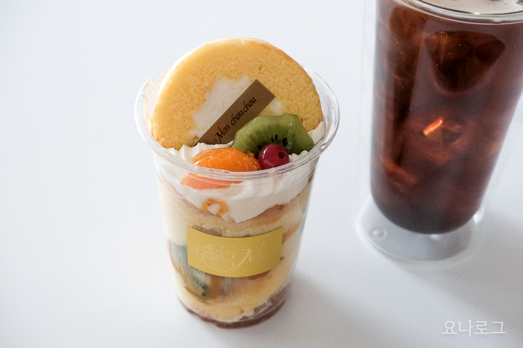 판교현백 판교현대백화점 현대백화점 몽슈슈 몽슈슈파르페 몽슈슈도지마롤 몽슈슈케이크 도지마롤 파르페 백화점식품관 현백식품관 디저트 디저트추천 케이크 과일케이크 판교디저트