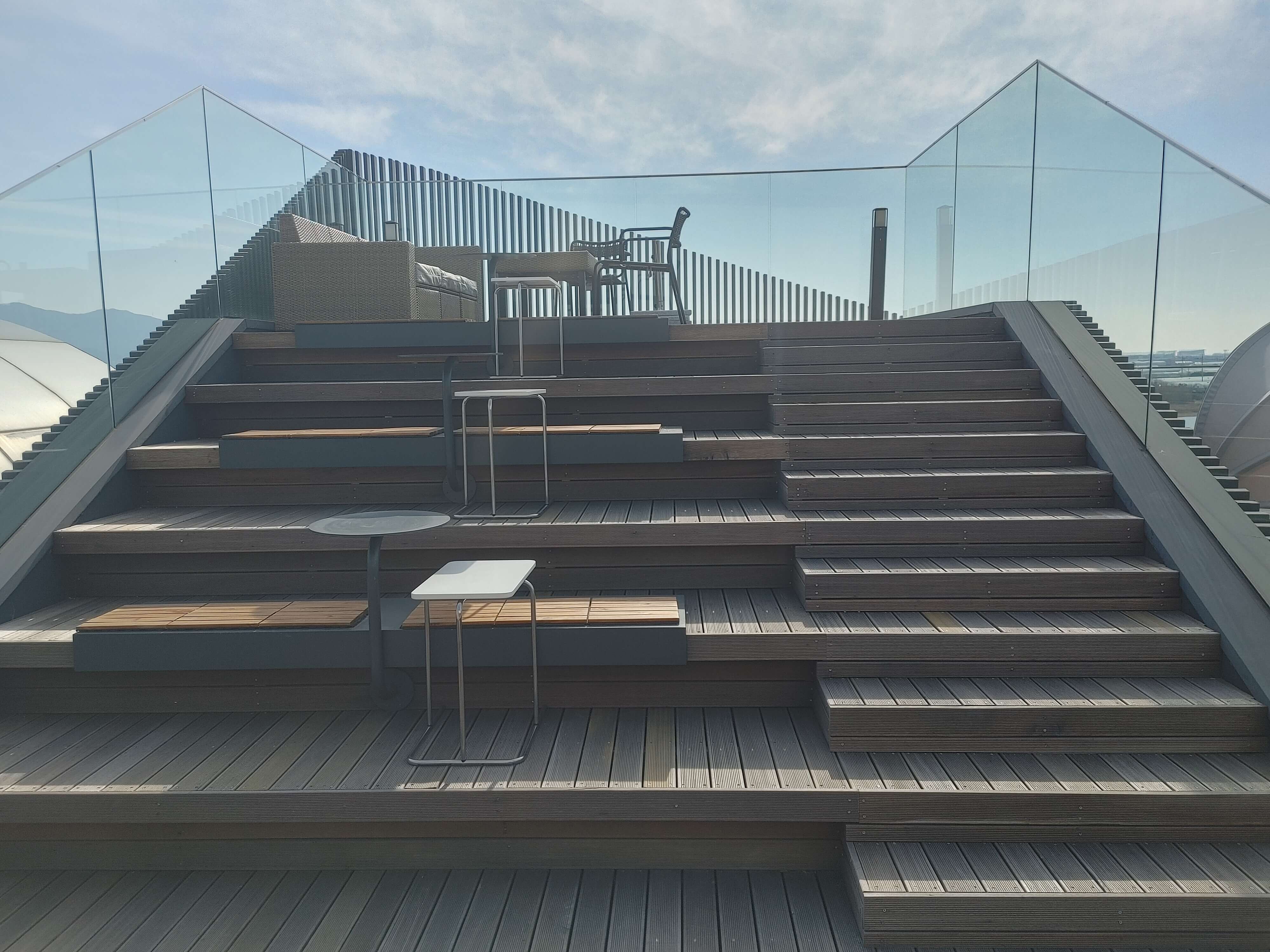 김해_강변뷰카페_라인25_루프탑