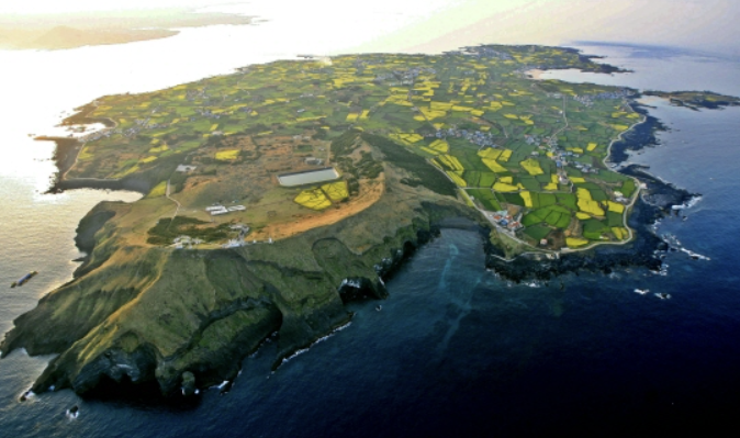 8월 무더위 피하는 섬 바캉스. 물놀이와 야경이 있는 국내 섬