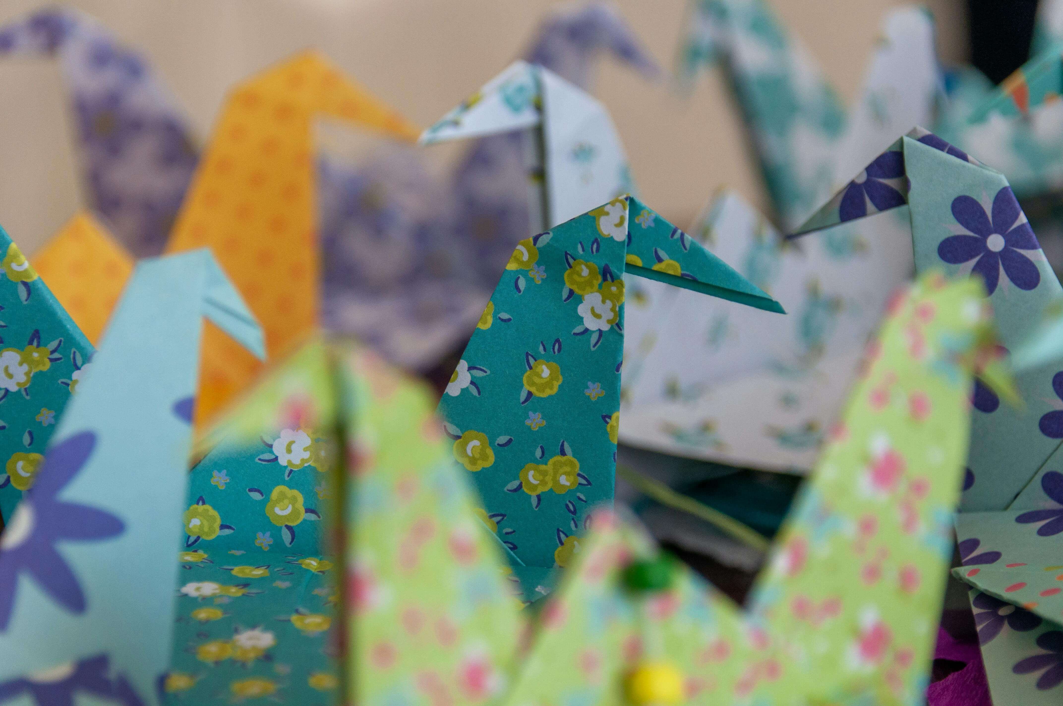 집에서 바로 시작! 누구나 빠지는 종이접기 취미의 매력과 시작 방법