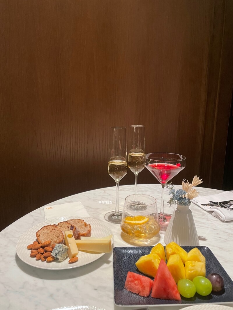 잠실 소피텔 32층 클럽 밀레짐 라운지 - 샴페인 주안상