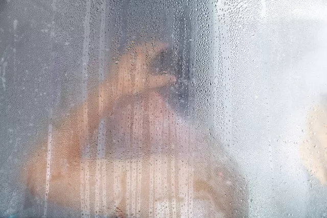따뜻한 물 샤워 사진