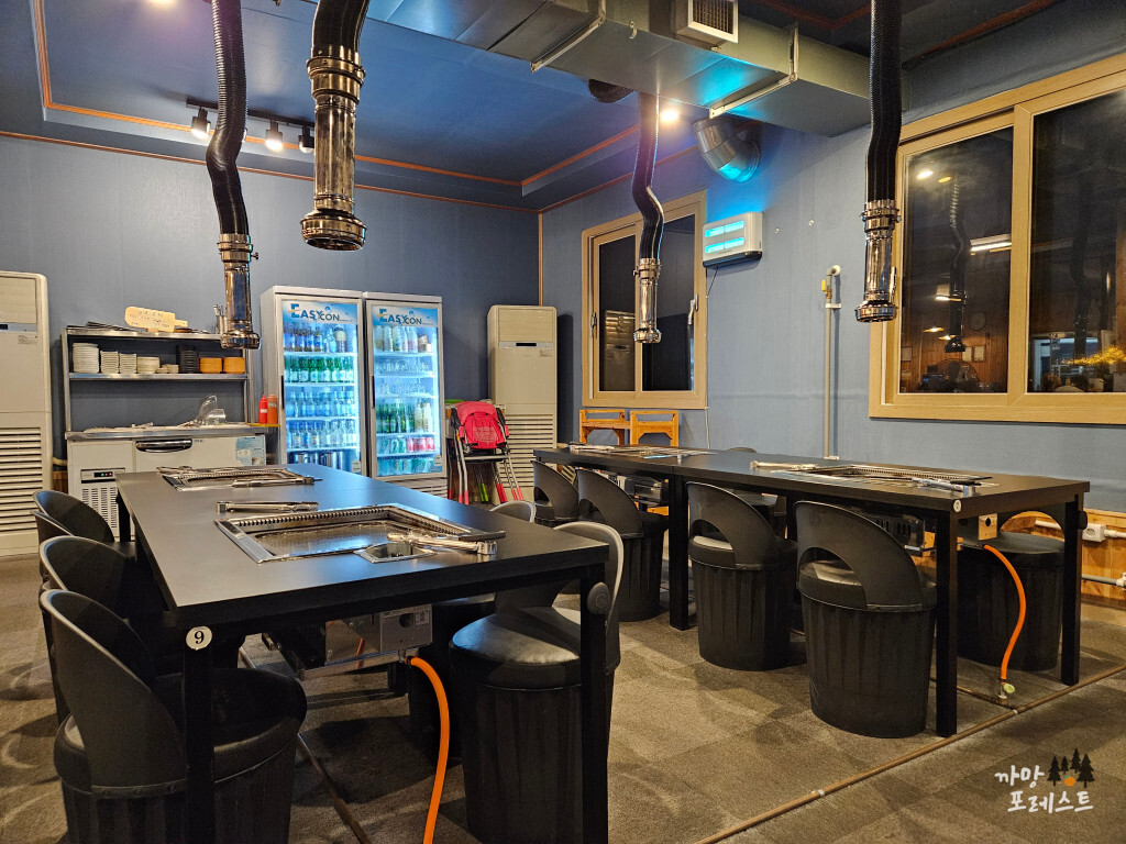 고향 흑돼지 내부