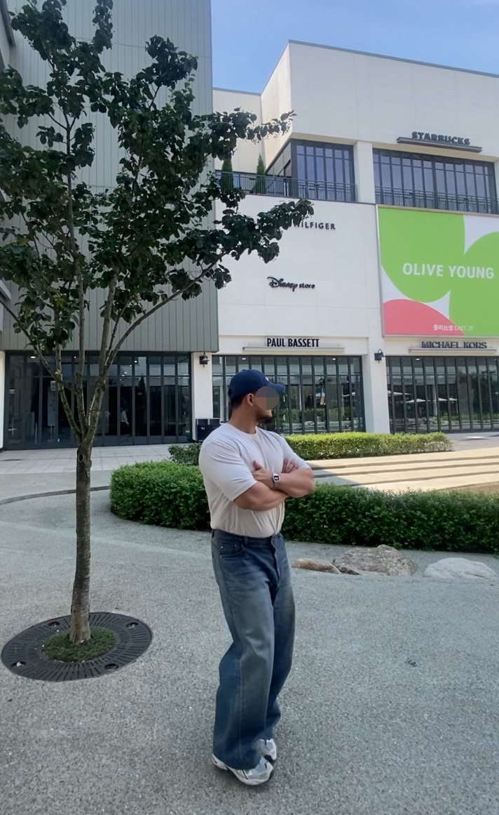 데일리룩(2025. 8. 27.)휴먼앤캣 파운드3 스톤 워시드 볼캡, 무신사스탠다드 기본 티셔츠, 카시오 158W-1 실버, 에러스익셉티드 왁스드 데님팬츠, 아식스 젤 카야노 5G