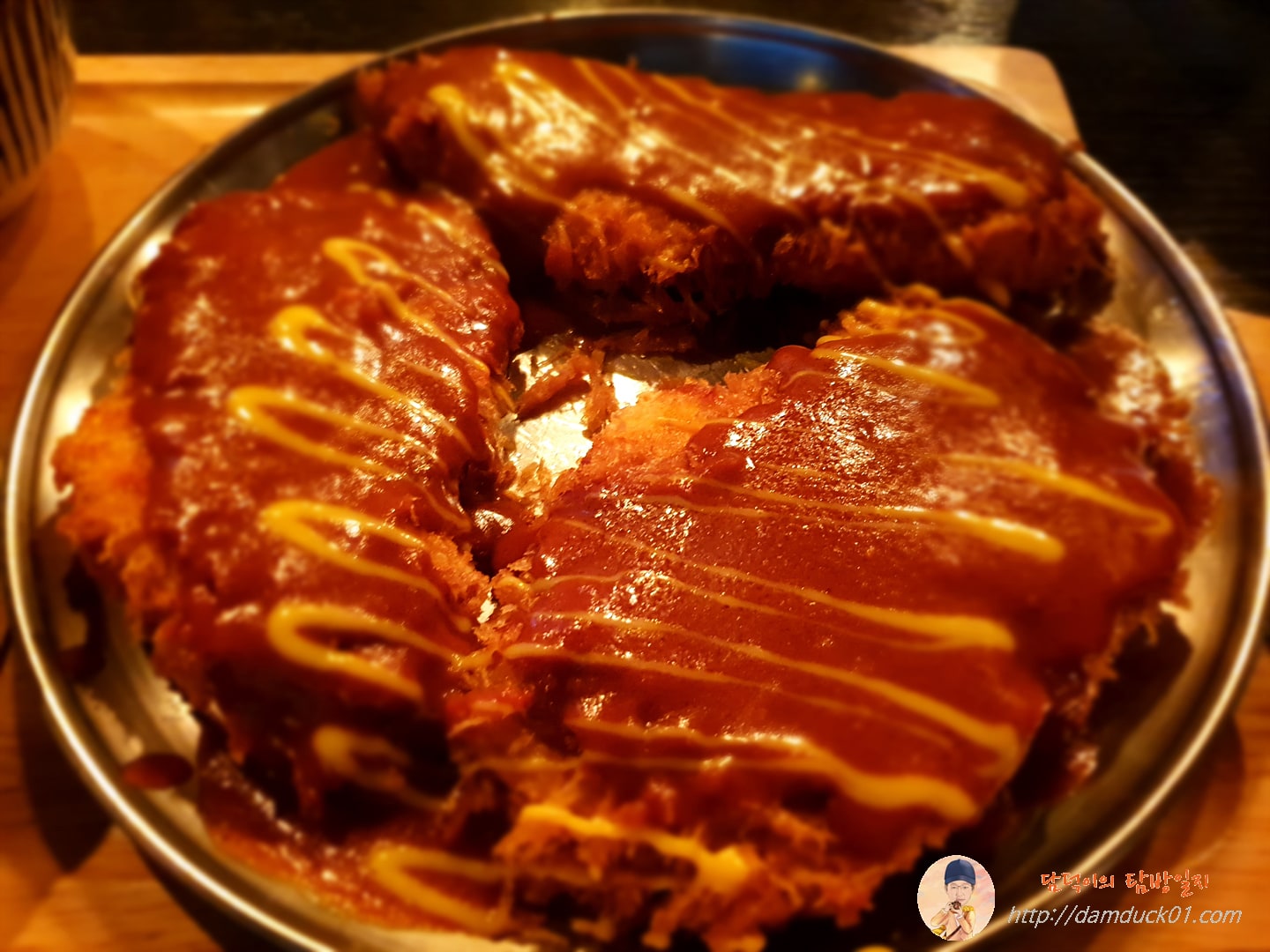 곱빼기는 돈가스가 세 개