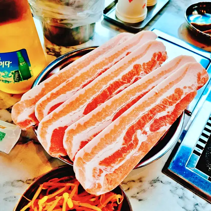 생방송 투데이 인천 연수구 옥련동 막 퍼주는 주인장 5,900원 대패삼겹살 맛집