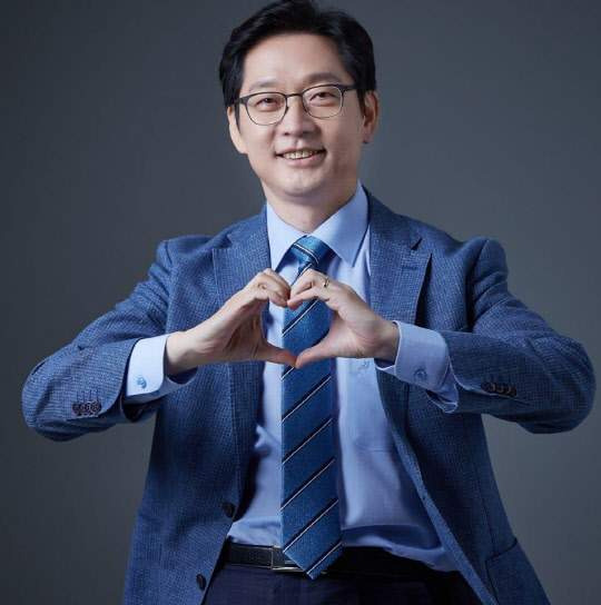 김경수 대통령 정무특보 프로필: 나이 학력 고향 盧 마지막 비서관의 18년 만 청와대 복귀