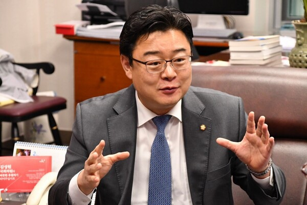 김성원 국회의원 정치 경력