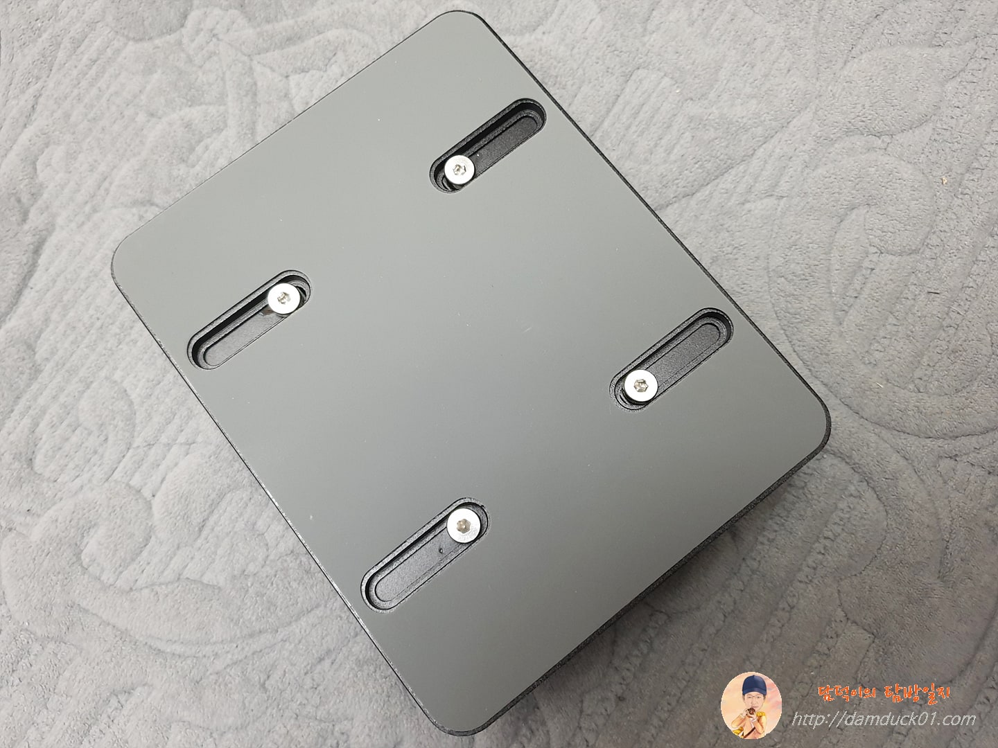 스탠드 세로 거치대 아래