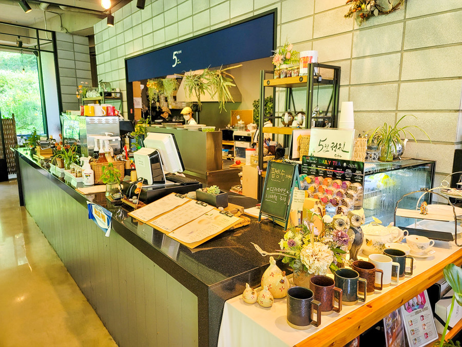 광교 브런치 카페 5월 정원